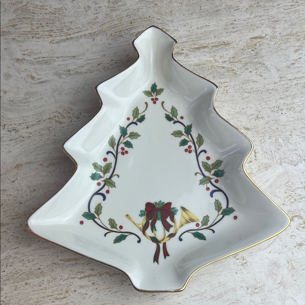 Mikasa fine china holiday elegance Christmas tree plate